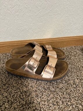 Birkenstock Arizona Leather Shoes, Metallic Copper/Rose Gold, Size 40 (US 9)